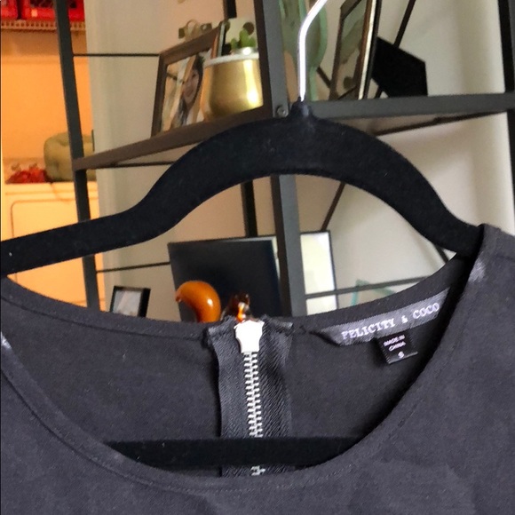 Black short sleeve dress - Picture 3 of 4